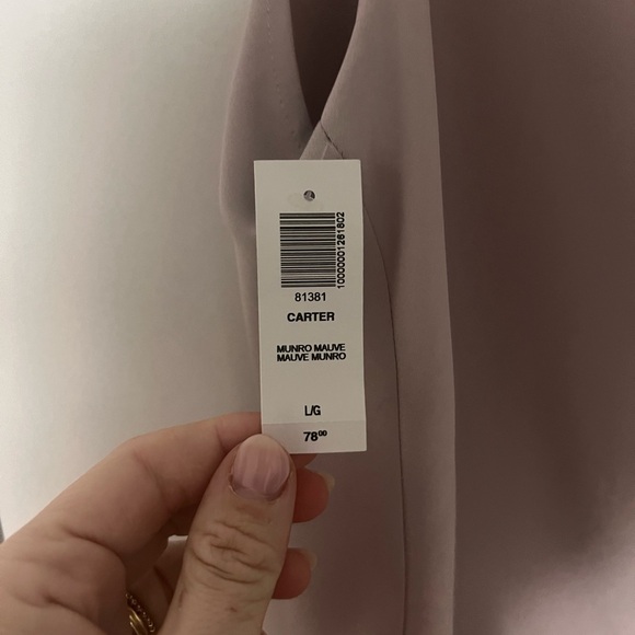 Babaton Carter Sleeveless Blouse - Picture 4 of 6